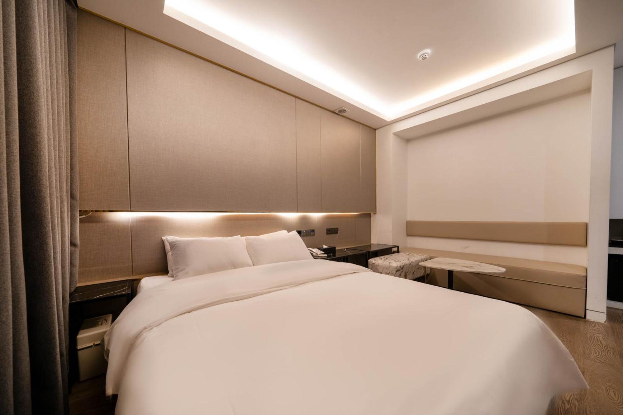 Amare Hotel Jongno Seoul Exterior photo